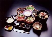 花かご膳 1575円税込